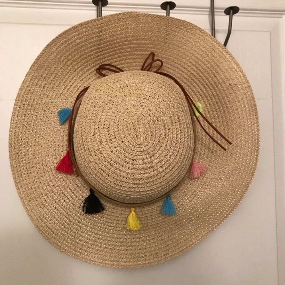 Tassel straw hat